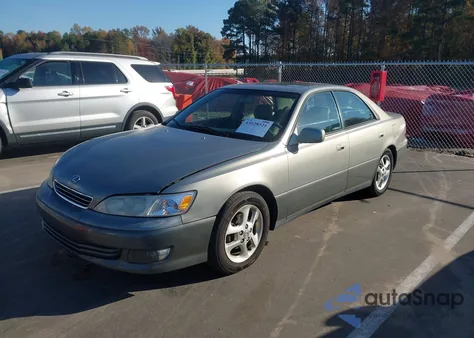 2000 Lexus Es 300 from USA, damaged, VIN JT8BF28G2Y0278820
